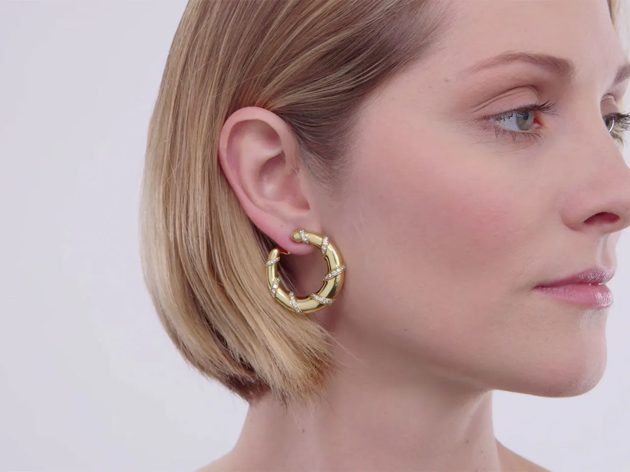 Diamond Swirl Earrings in 18k