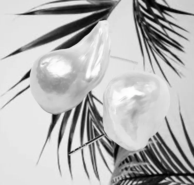 Freshwater large baroque pearl earring