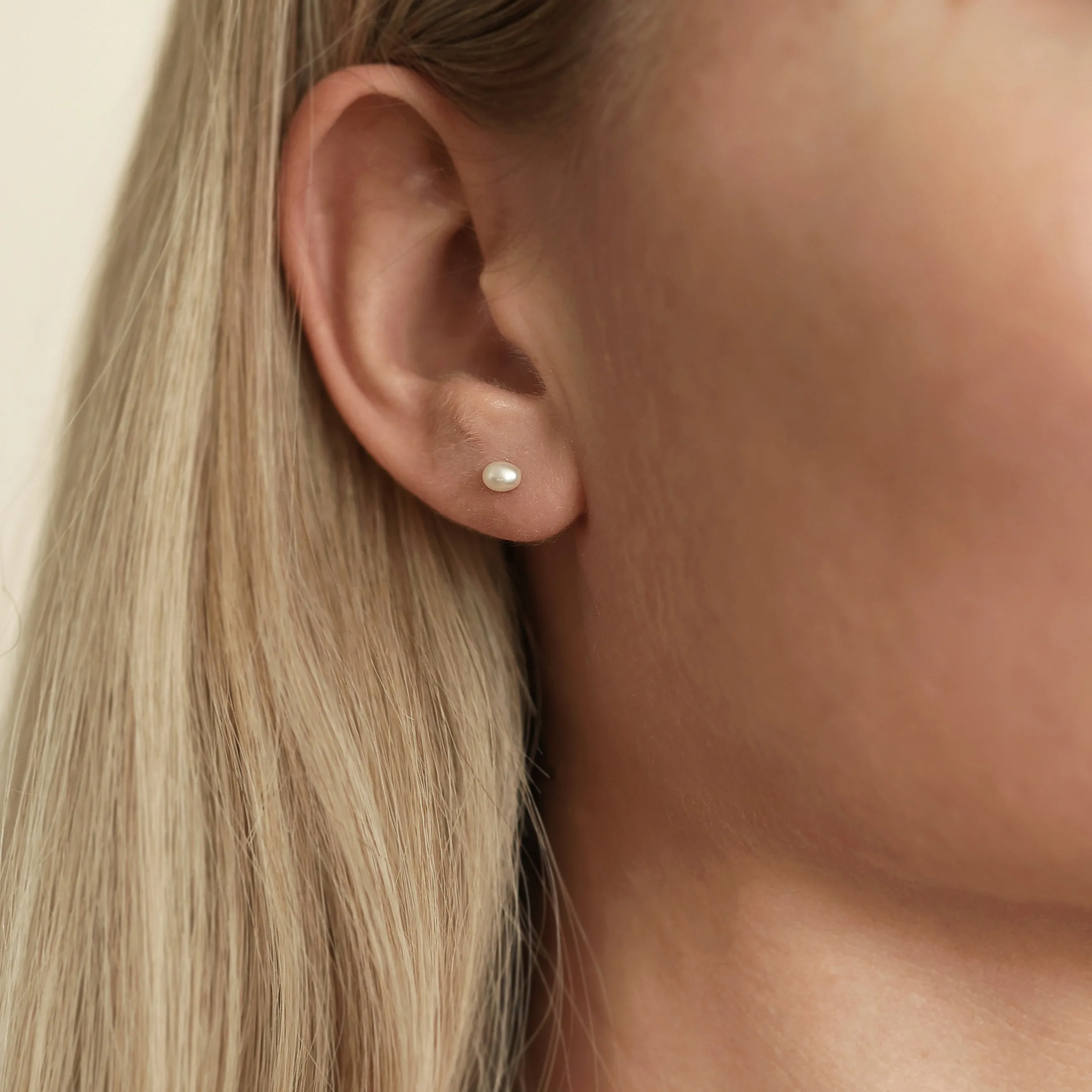 Mini Pearl Stud - Single - Gold
