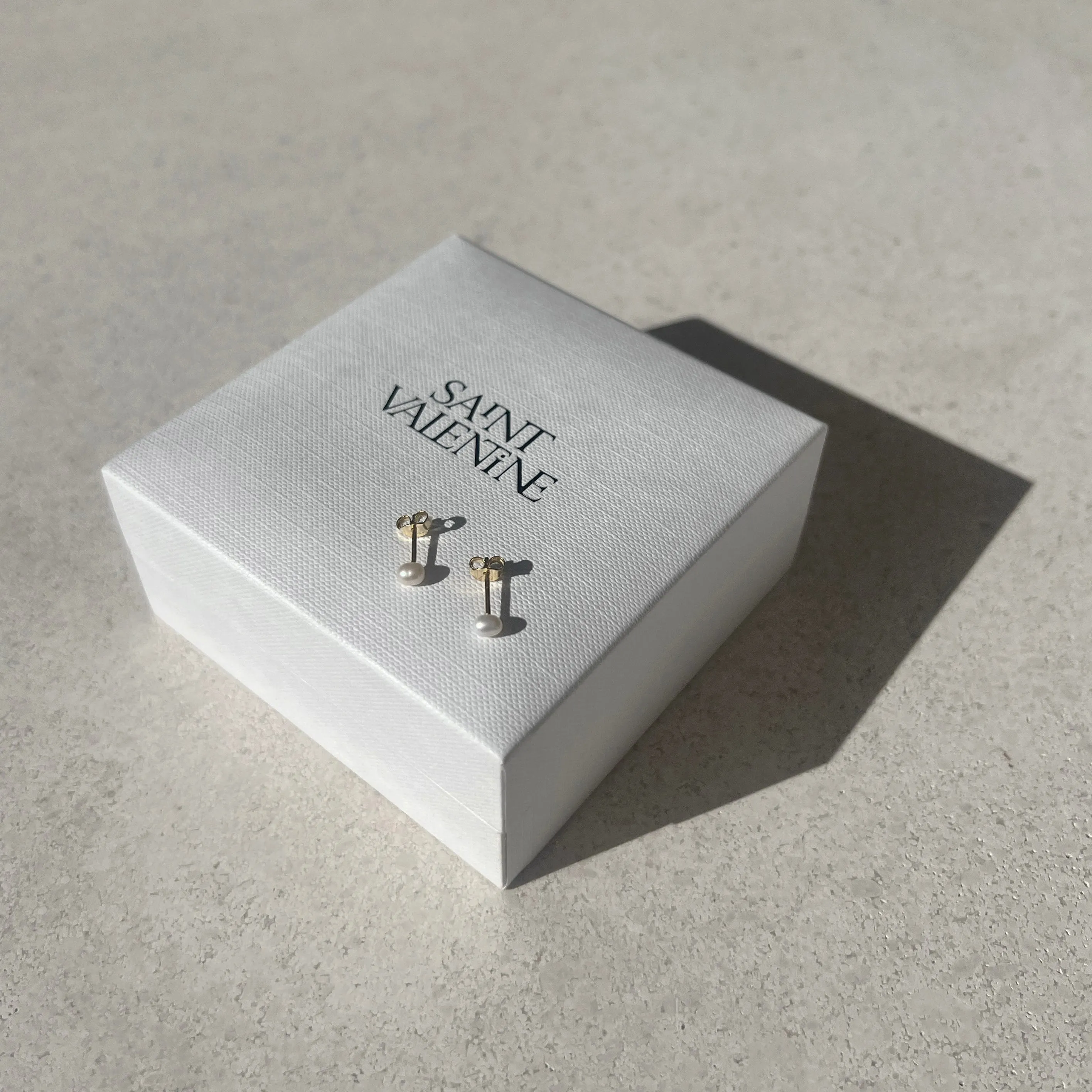 Mini Pearl Studs - Gold