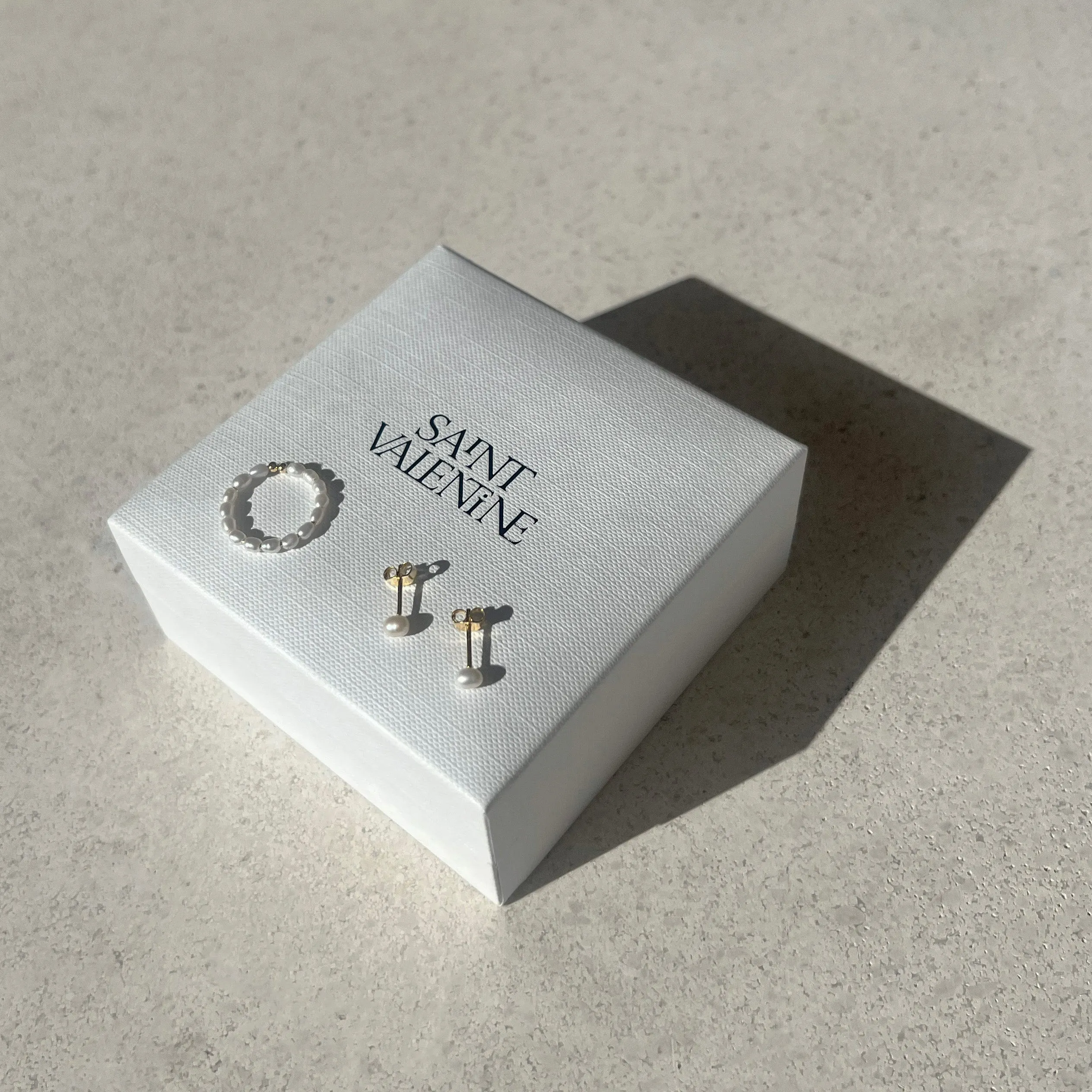 Mini Pearl Studs - Gold