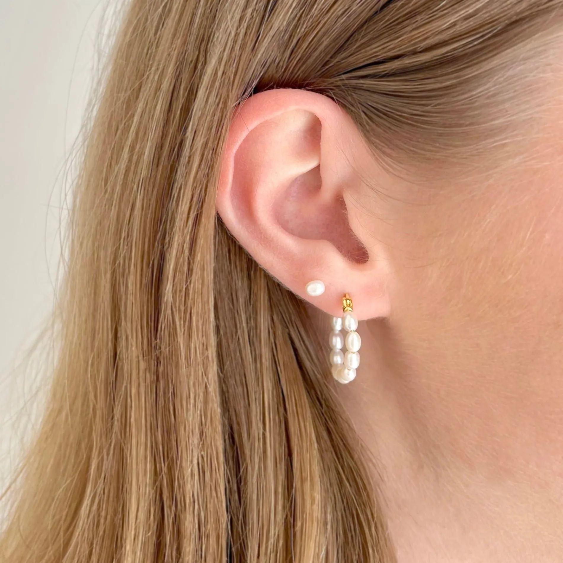 Mini Pearl Studs - Gold