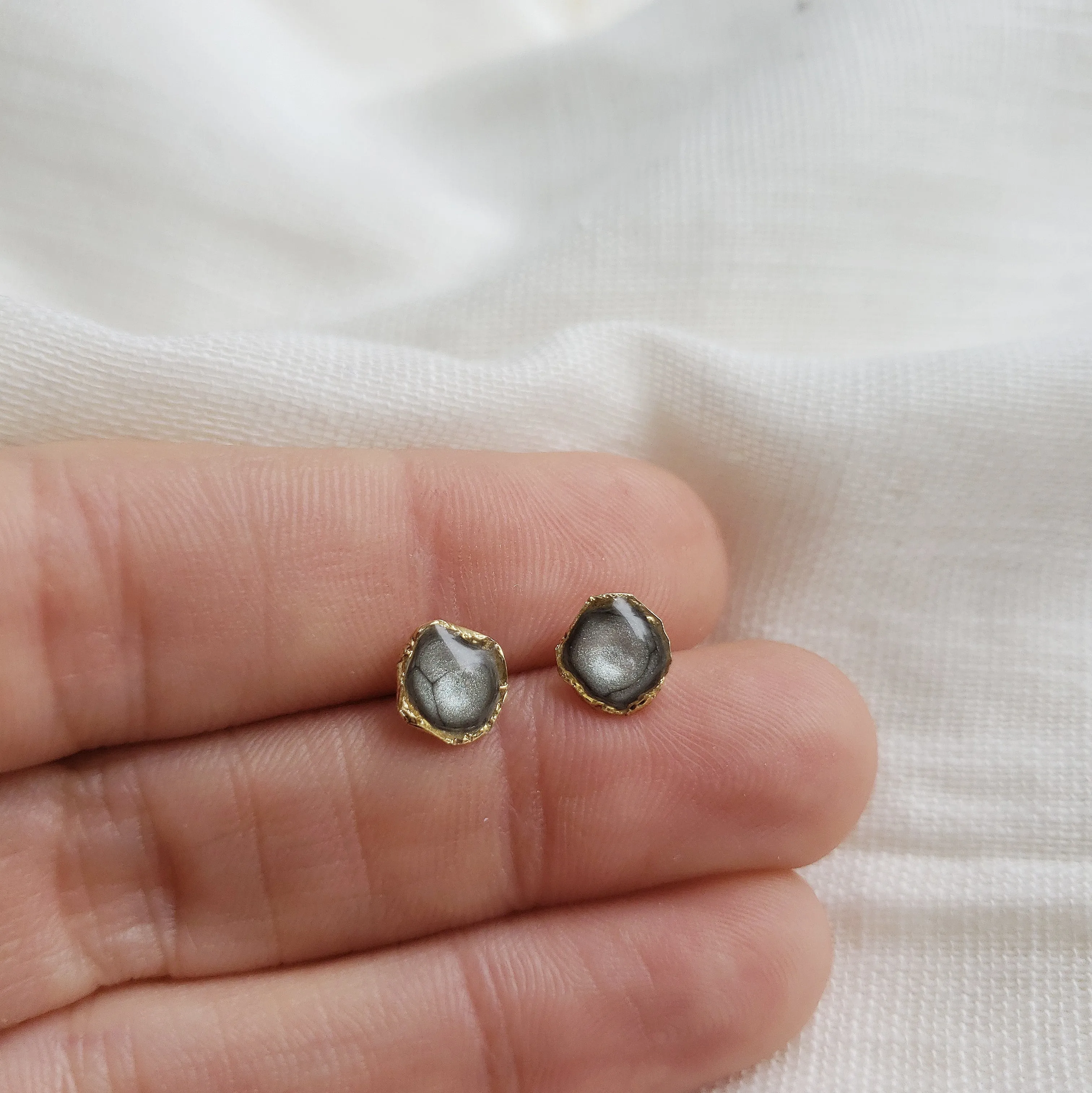 Reticulated Enamel Studs - Moonstone