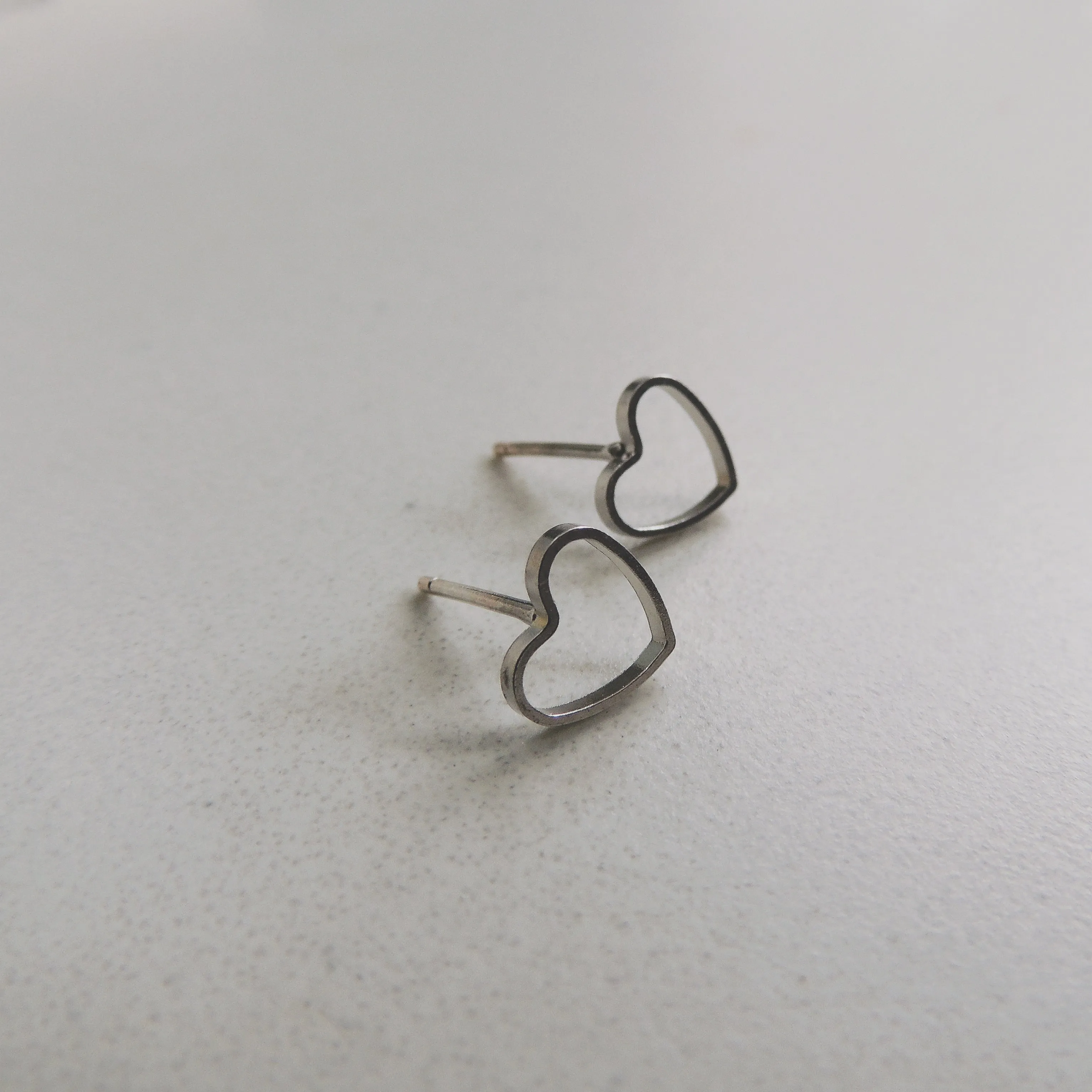 SALE-Heart Studs