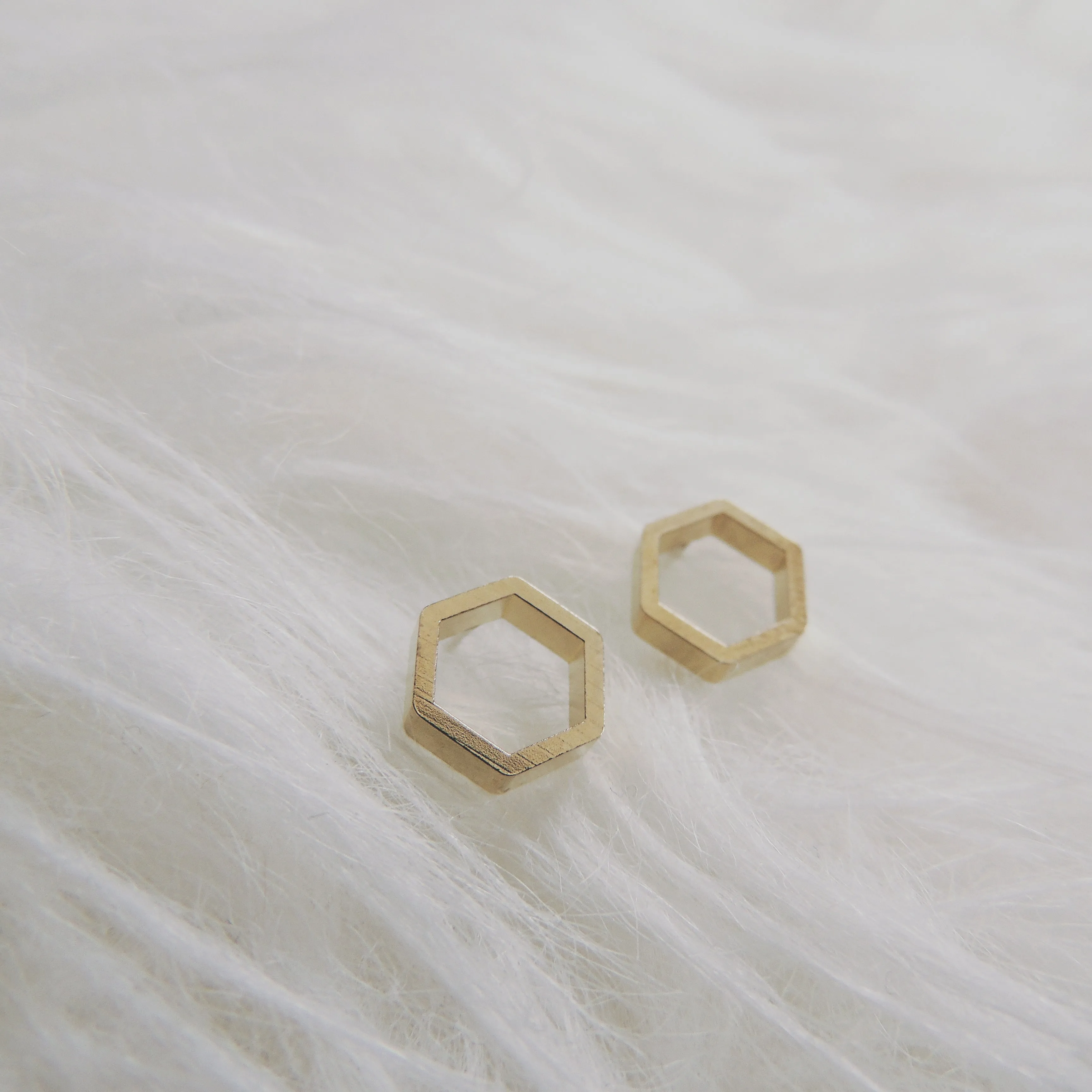 SALE-Hexagon Studs