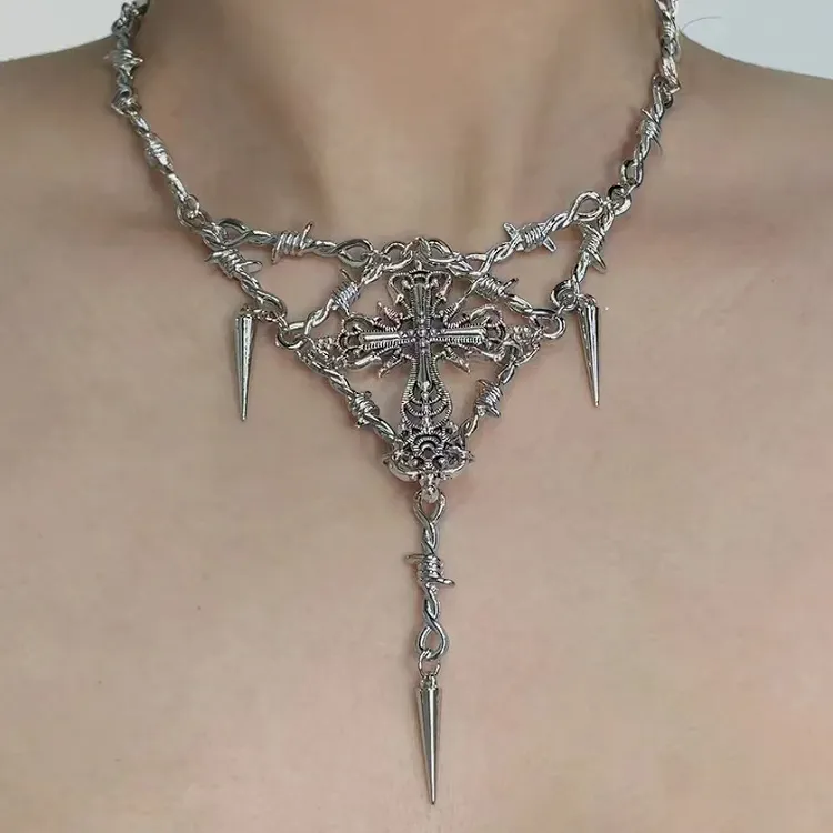 Silver Studs Diamond-shaped/Heart-shaped Necklace